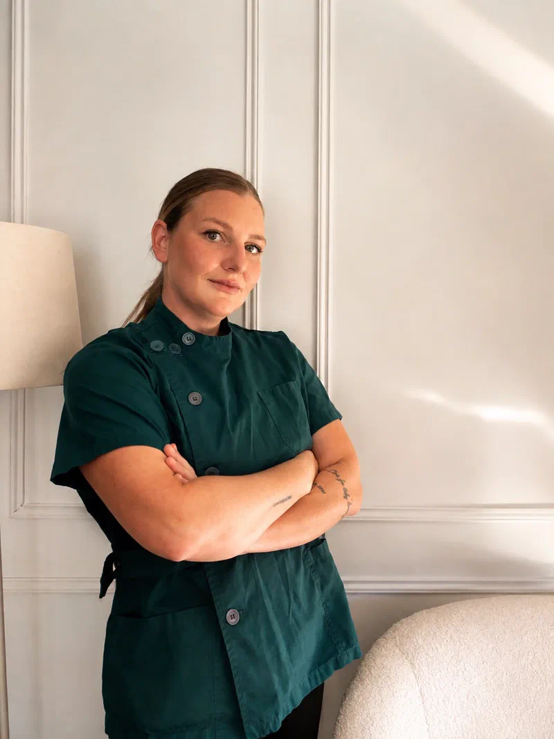 Portrait de Stecy, créatrice de Somaya Massage.